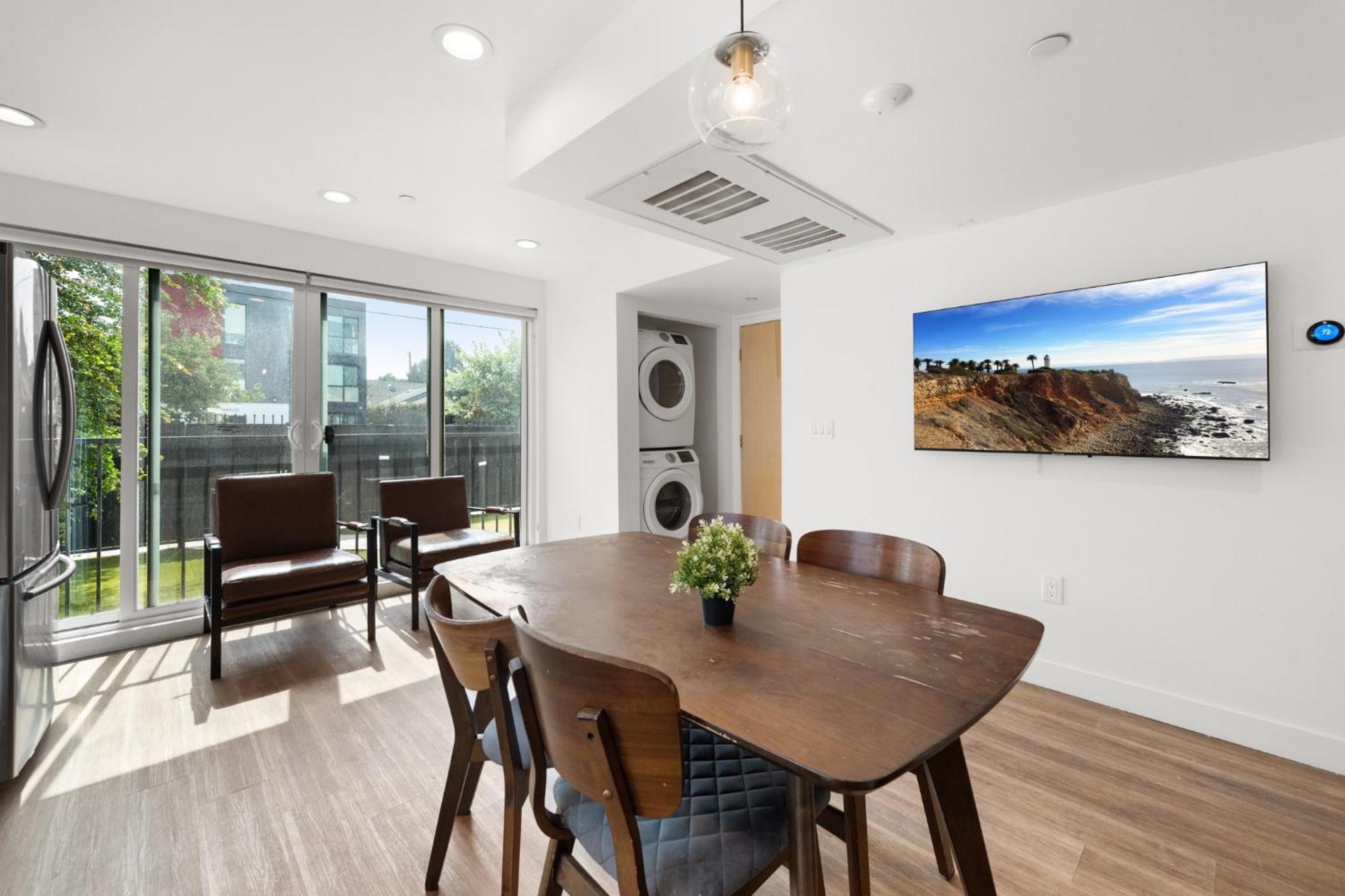 Charming Urban Retreat Near Usc In La- Private Room With Share Living Room With Kitchen Los Angeles Bagian luar foto